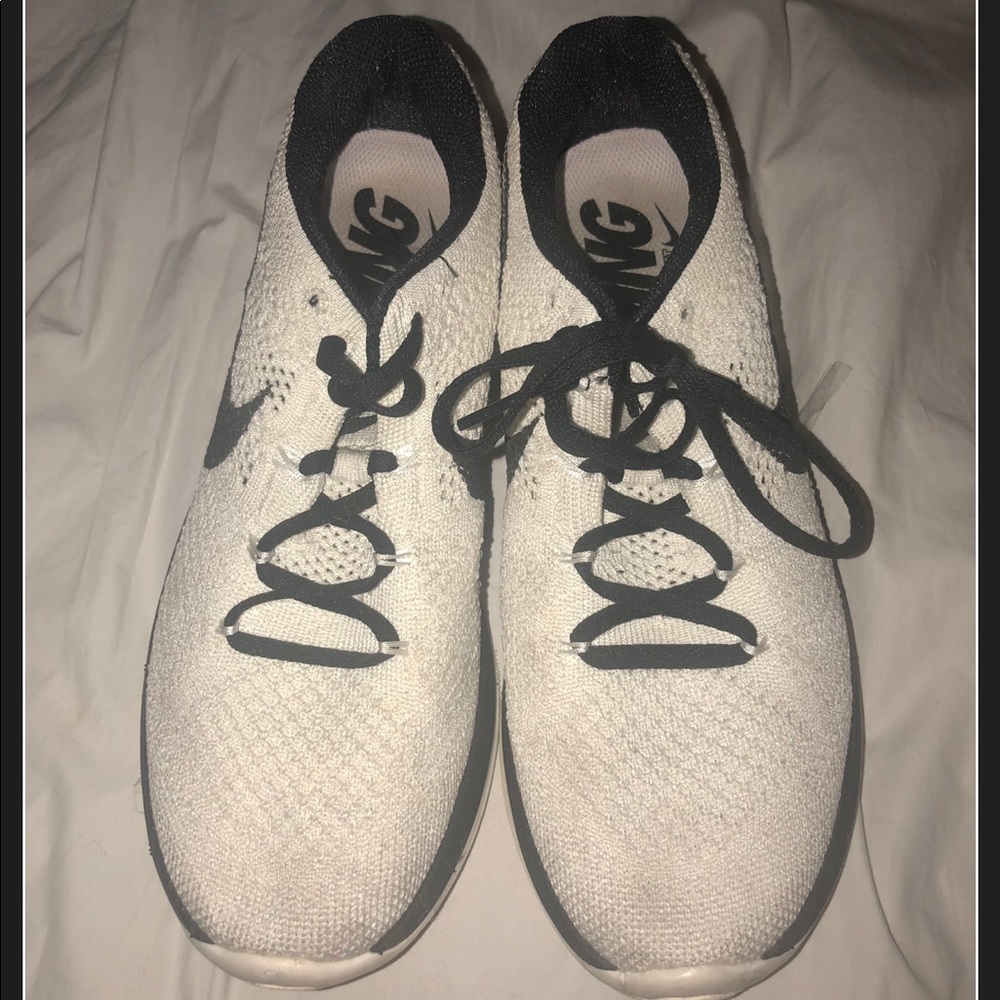 🖤 Nike Women’s Black & White